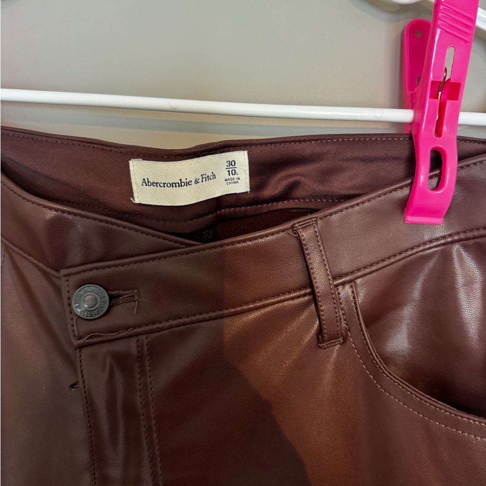 Abercrombie & Fitch Crossover Waist Vegan Leather Dad Pants Size 10 Long - Picture 3 of 4